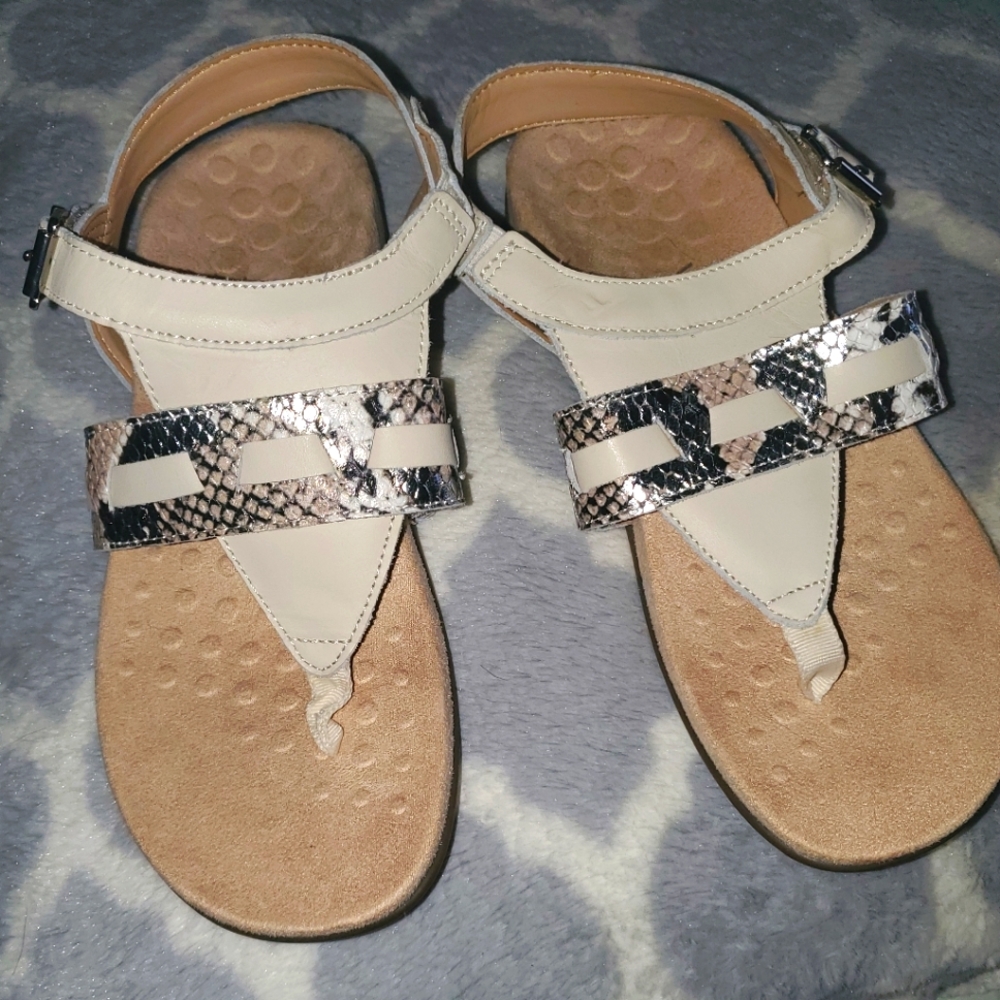 Vionic Womens Lupe Flat Cream Boa Ankle Strap Sandals Size 6